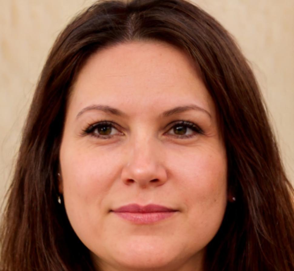 Portrait d'Inès Rochefort, consultante en gestion financière